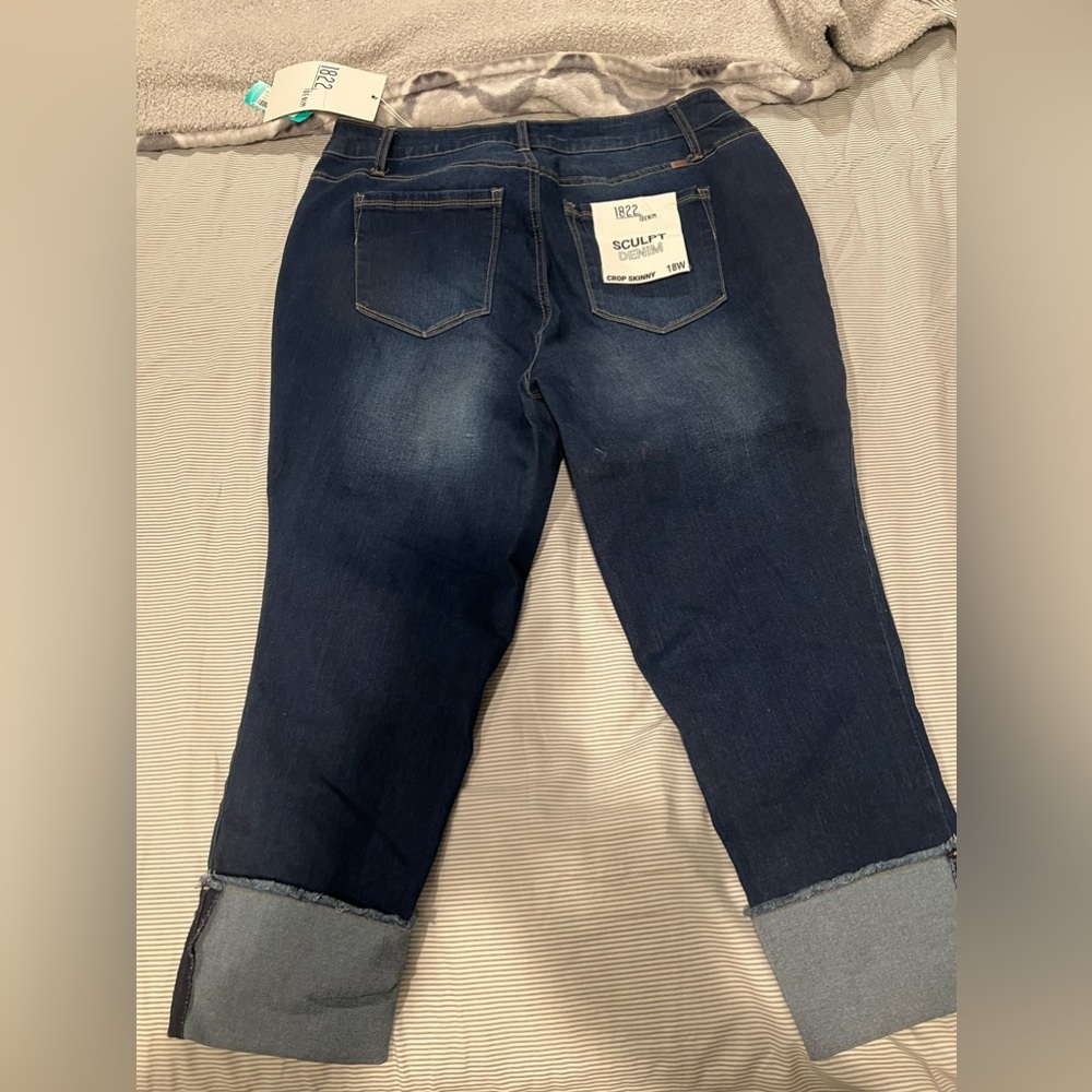 1822 Denim Crop Jeans
